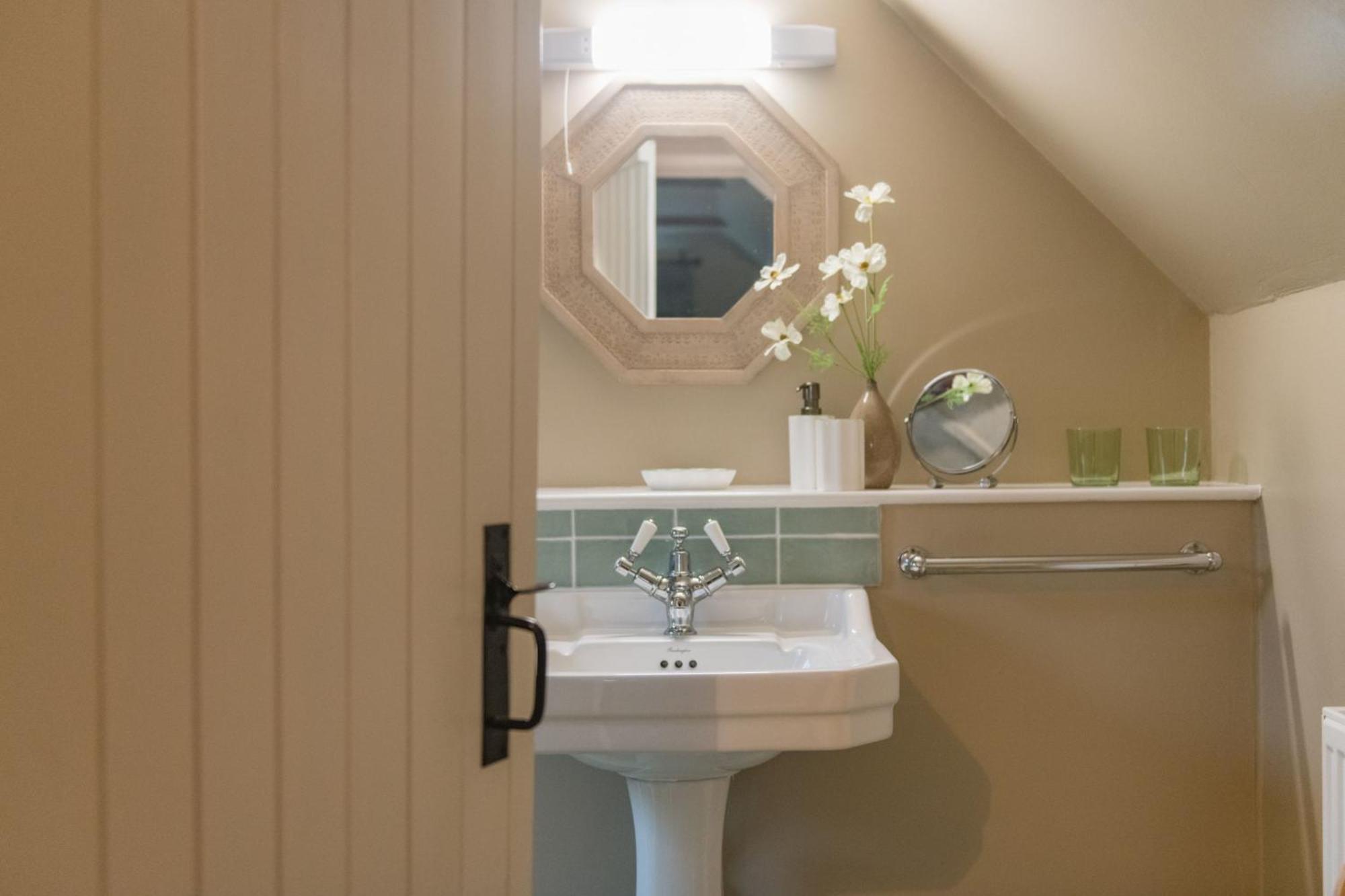 Crow Cottage By Bloom Stays Faversham Zewnętrze zdjęcie